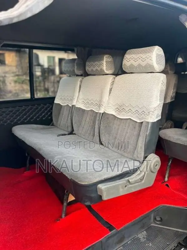Toyota Dolphin 1989 Van (Used)