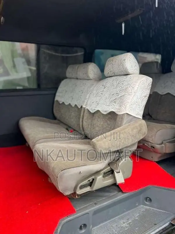 Toyota Dolphin 1994 Van (Used)