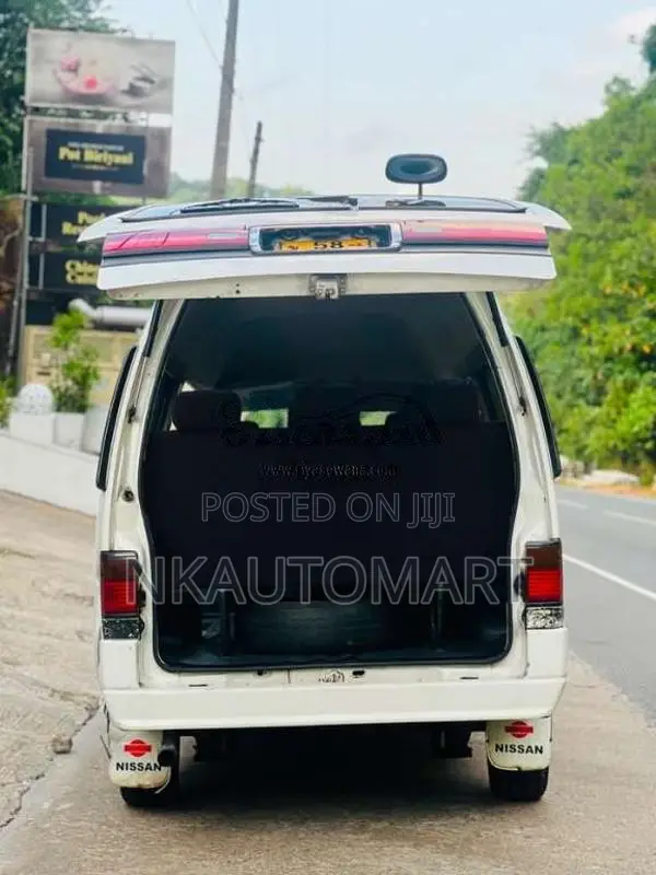 Nissan Caravan 1992 Van (Used)