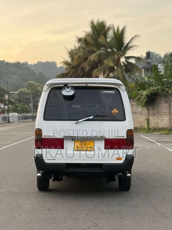 Toyota Dolphin 1989 Van (Used)