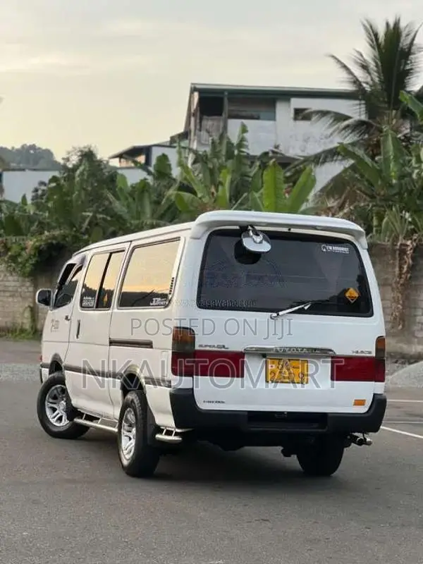 Toyota Dolphin 1989 Van (Used)