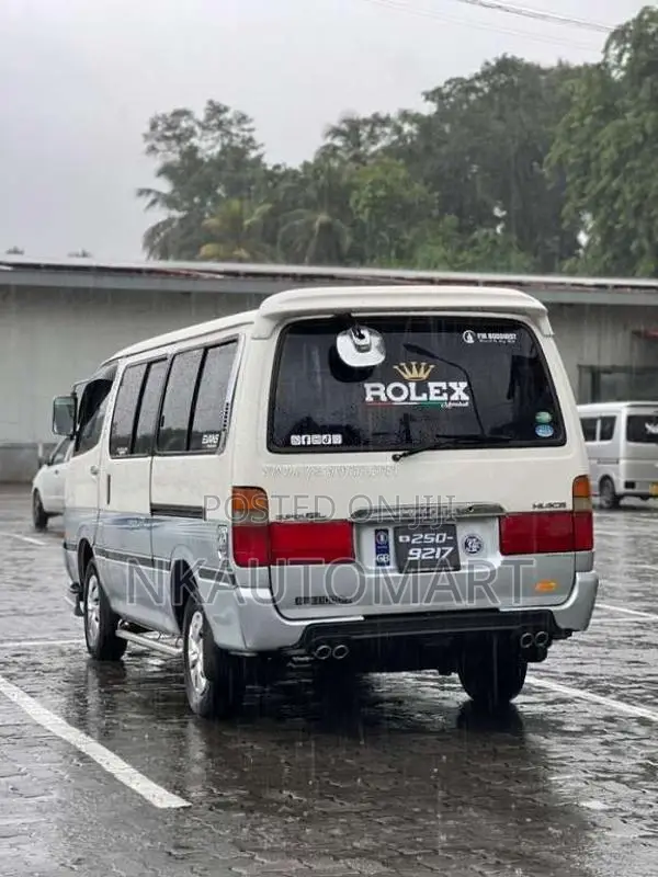 Toyota Dolphin 1994 Van (Used)
