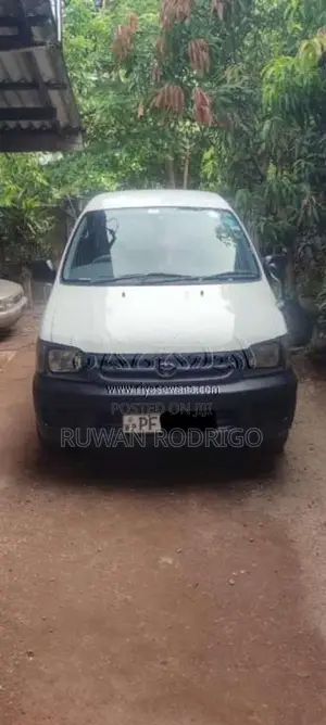 Toyota Noah 2006 Van (Used)