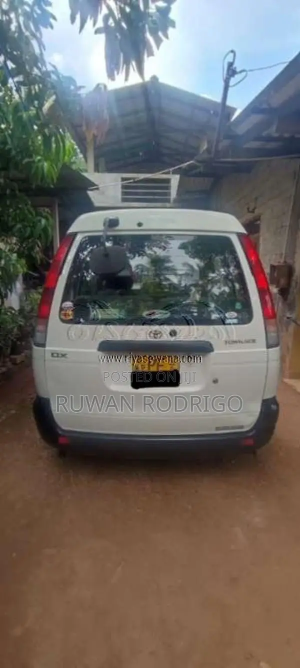 Toyota Noah 2006 Van (Used)