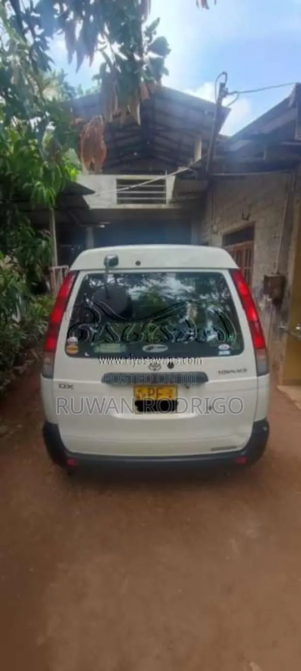 Toyota Noah 2006 Van (Used)