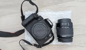 Canon EOS 2000D DSLR Camera with 18-55mm Lens