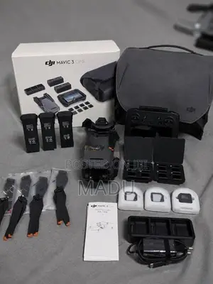 DJI Mavic 3 Cine Fly More Combo