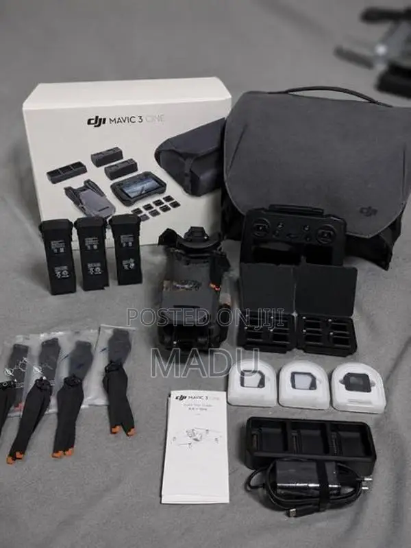 DJI Mavic 3 Cine Fly More Combo