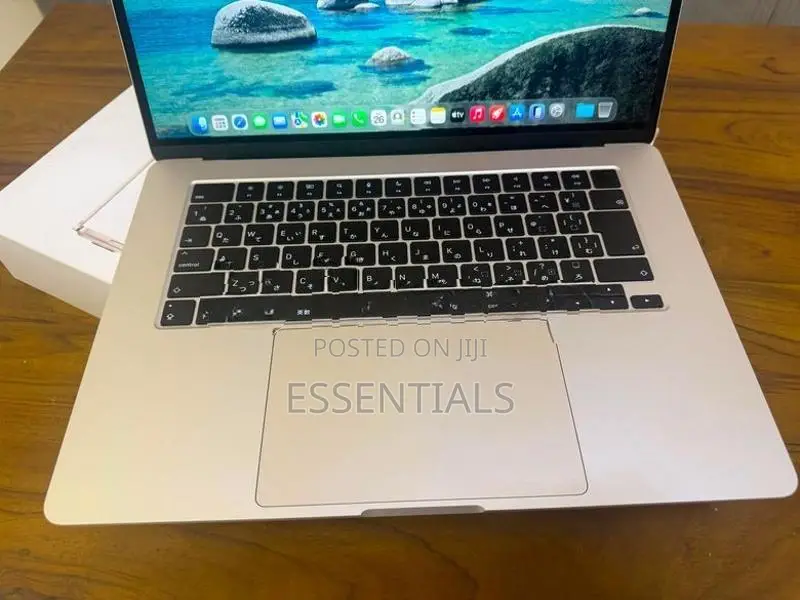 MacBook Air M2 15" Inch Pristine Condition Full Set
