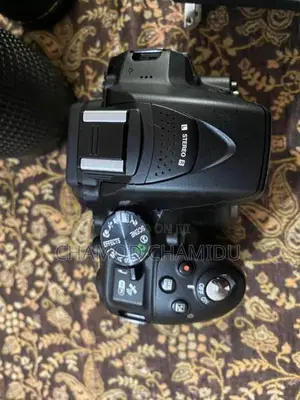 Nikon D5300 DSLR Camera + 4 Lenses Lens caps 16GB Memory Card