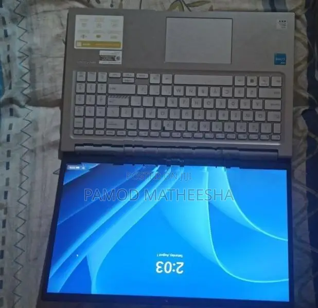 Asus Vivobook 15 X1504VA – i3