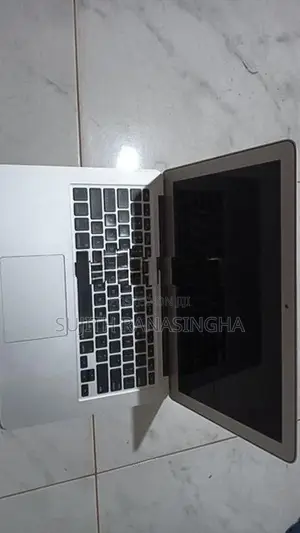 MacBook Air -A1466