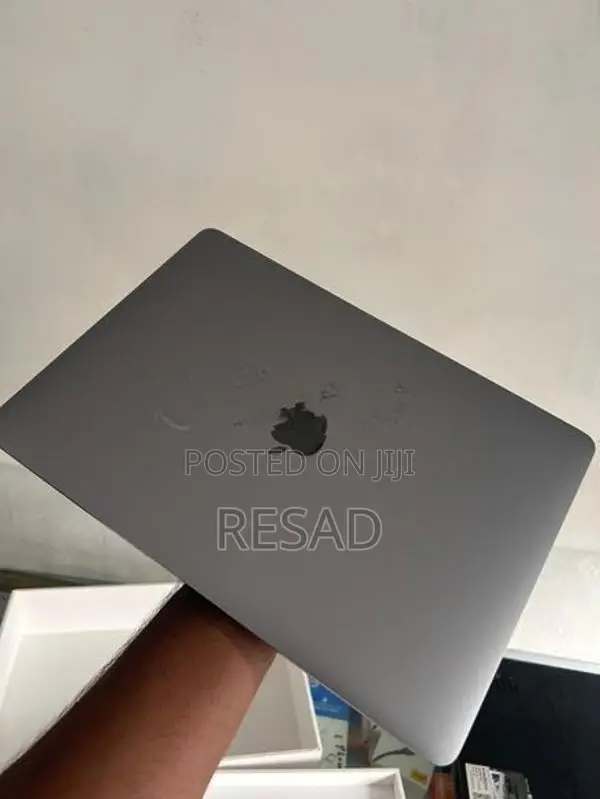 Apple MacBook Air M1