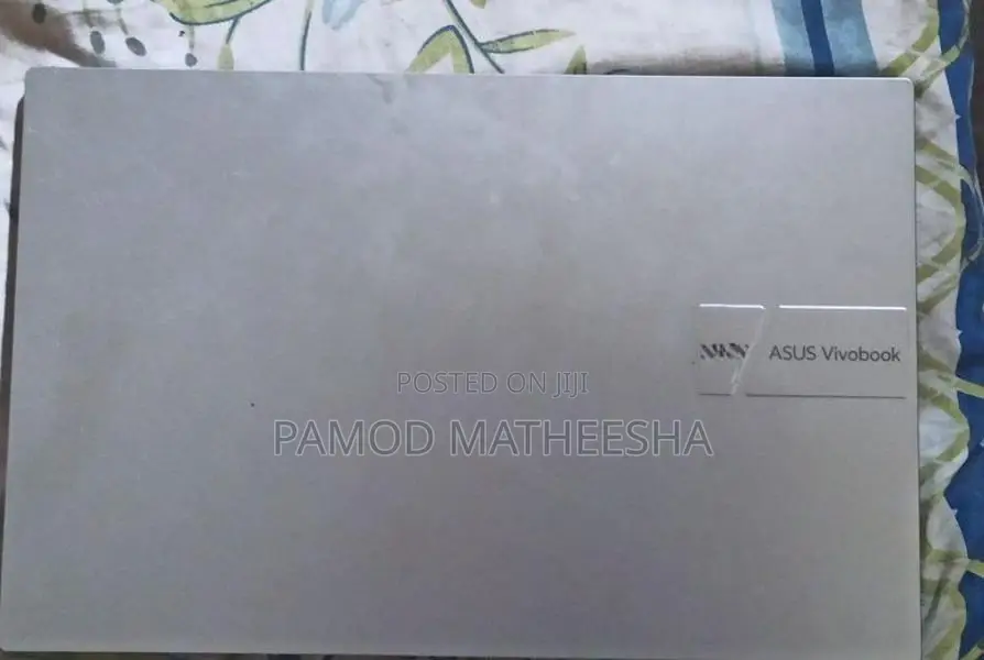 Asus Vivobook 15 X1504VA – i3