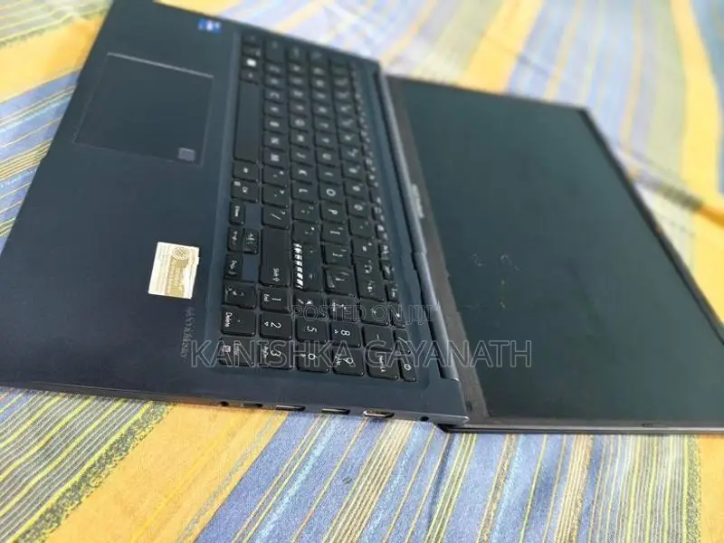Asus Vivobook 14 X1504VA-i7 13 Gen Laptop