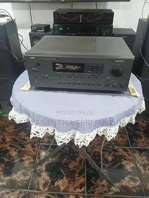 NAD AV-716 Tuner
