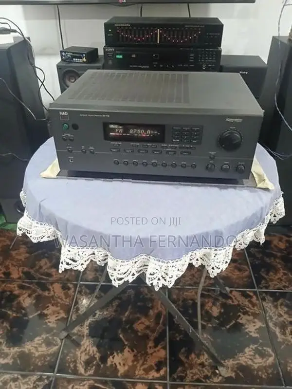 NAD AV-716 Tuner