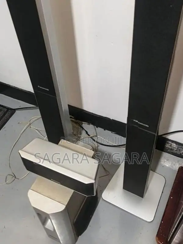 Panasonic Tower speaker 2 subwoofer 8 inches centre s