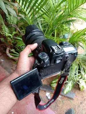 Canon 70D Double lens
