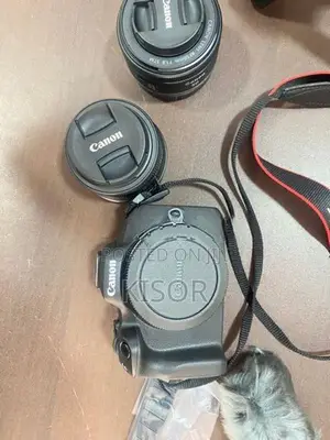 Canon R50