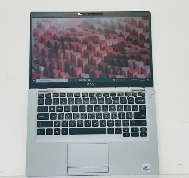 core i7 10th Gen Latitude 5410 Graphics UHD