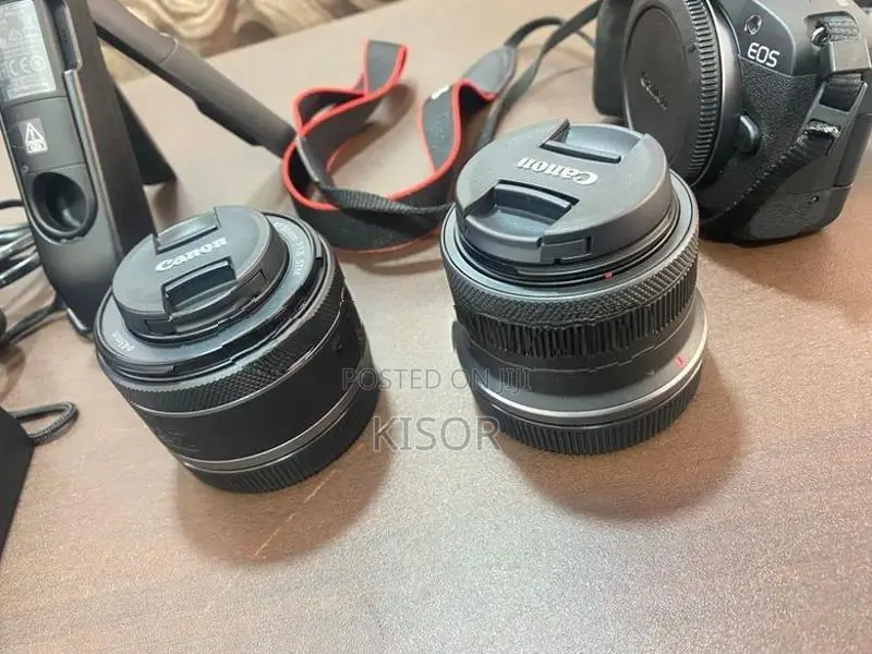 Canon R50