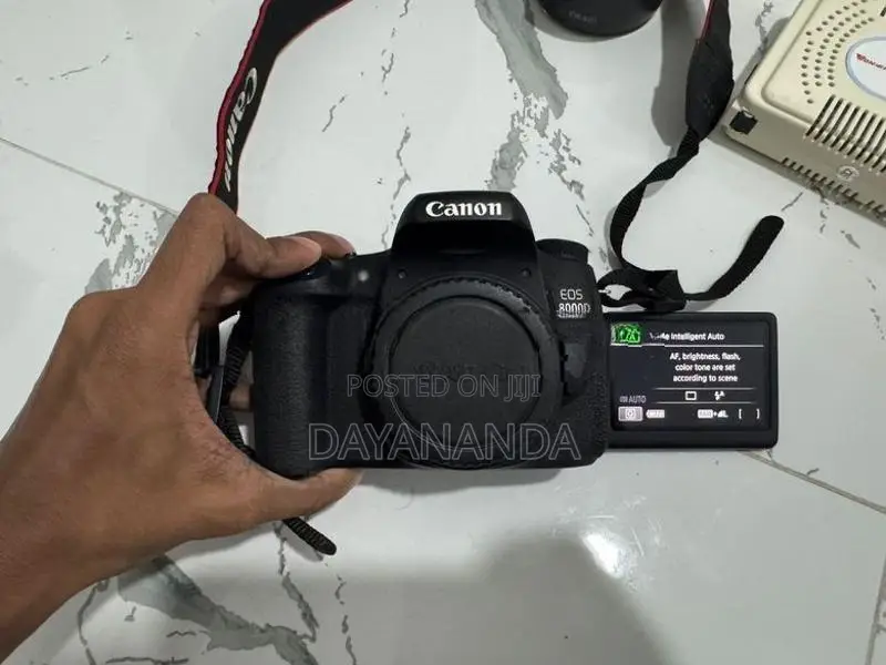 Canon EOS 8000D DSLR Camera – Full Kit