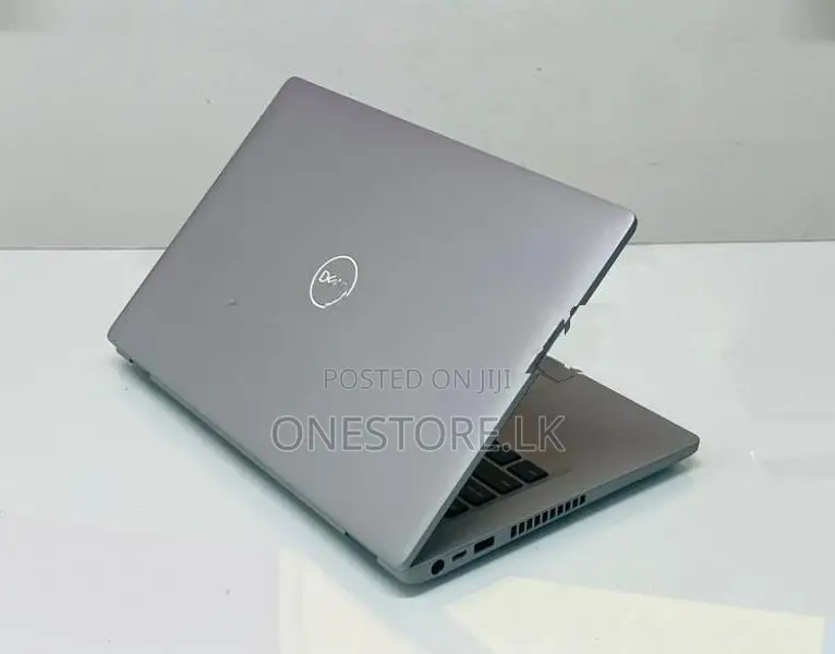 core i7 10th Gen Latitude 5410 Graphics UHD