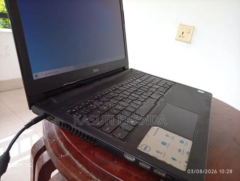 Dell Inspiron 15 3000 Laptop එකක් ඉක්මනින් විකිණීමට.