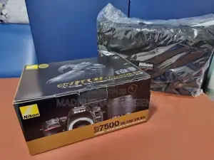 Nikon D7500