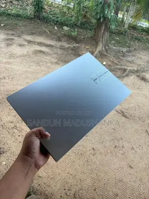 Asus Vivobook 15 X1504VA i3 13th Gen / 8GB RAM 512GB SSD