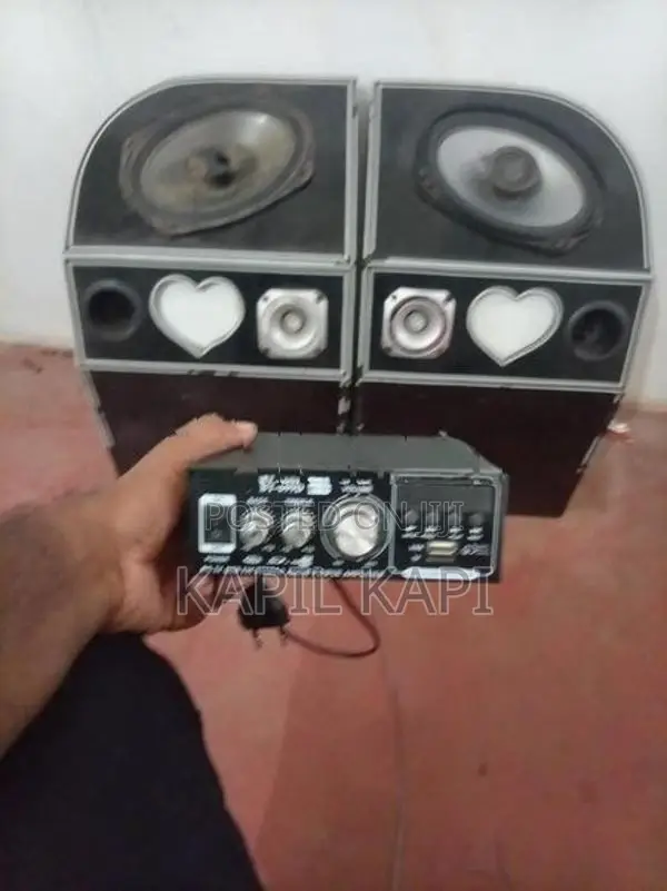 Three wheel speaker box with amp