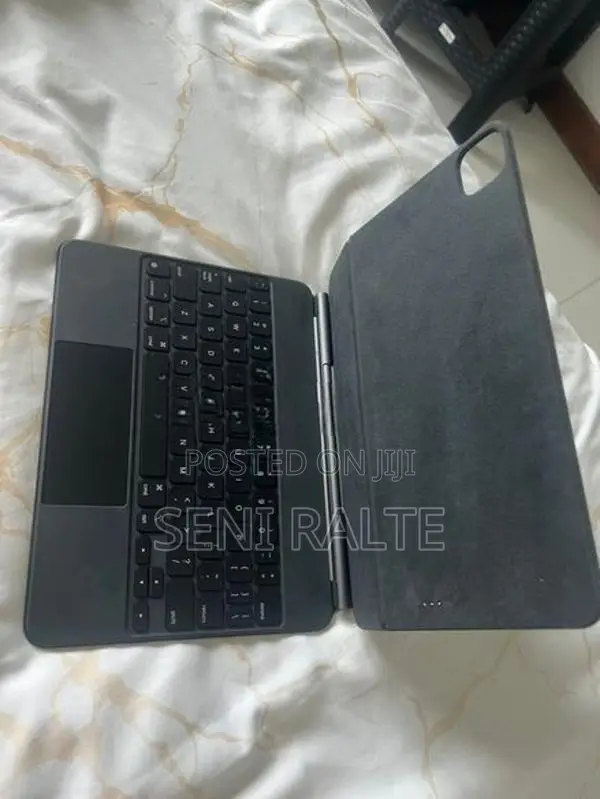 Apple IPad Keyboard