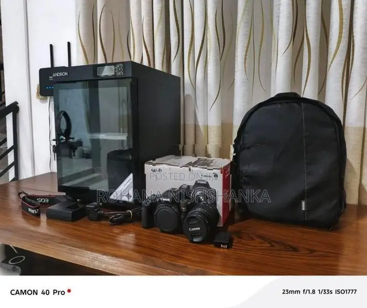 Canon EOS 250D