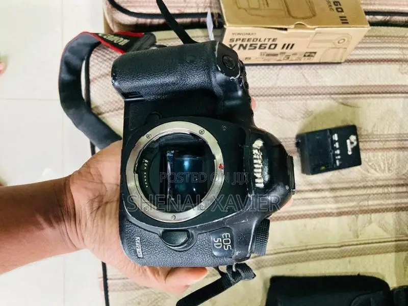 Canon 5D Mari iii with Speedlight