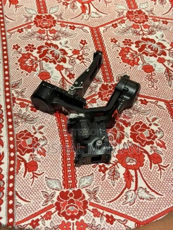 DJI RS4 Stabilizer Camera Gimbal