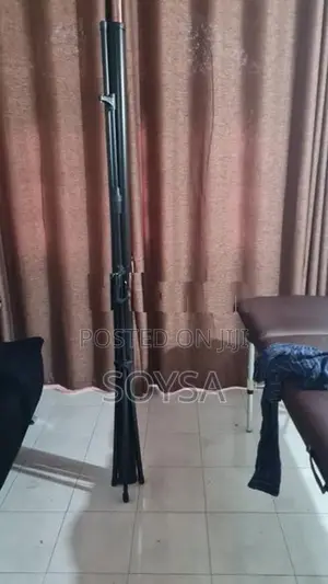 Tripod Projection Screen