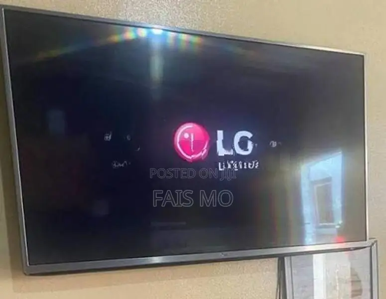 LG 4K UHD Smart TV 43"