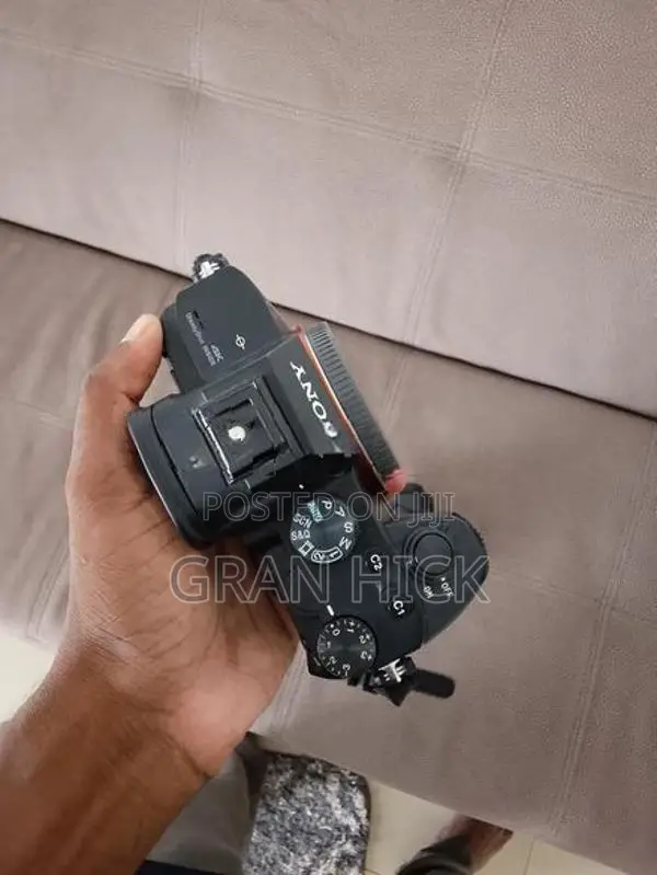 Sony A7 III Full Frame Mirrorless Camera + FE 28-70mm OSS Lens