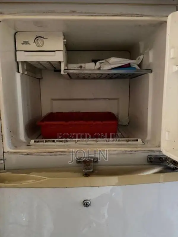 GOLDSTAR FRIDGE