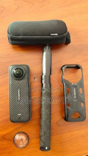 INSTA 360 X4