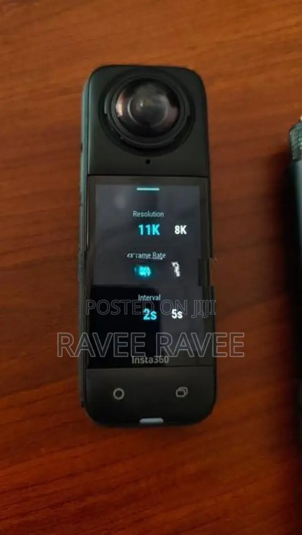 INSTA 360 X4