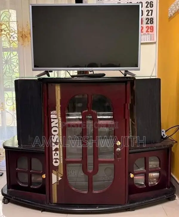 Prizm TV 32 Inches with Table