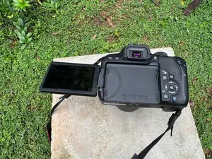 Canon EOS 800D DSLR 18-55mm Kit Lens