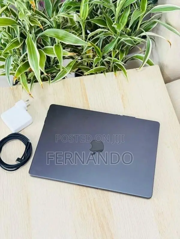 Apple MacBook Pro M5 14"Inch 16GB/512GB 2026