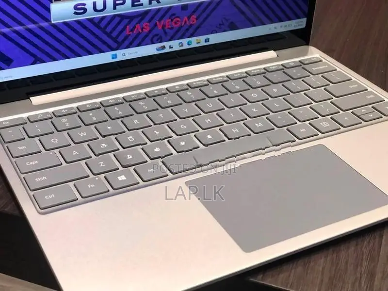 Microsoft Surface Go Core i5 Touch Display Laptop 16GB / 256GB