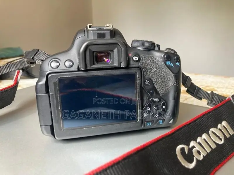 Canon EOS 700D