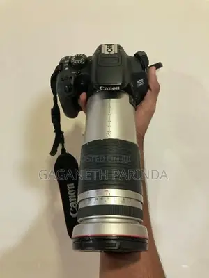 Canon EOS 700D