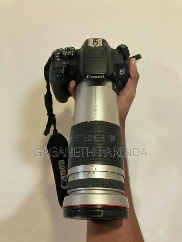 Canon EOS 700D