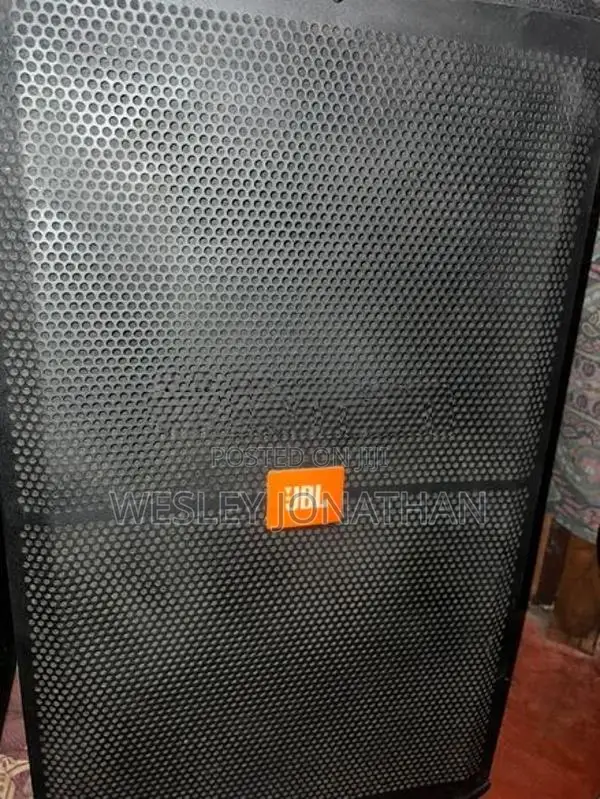 Jbl srx 715 top